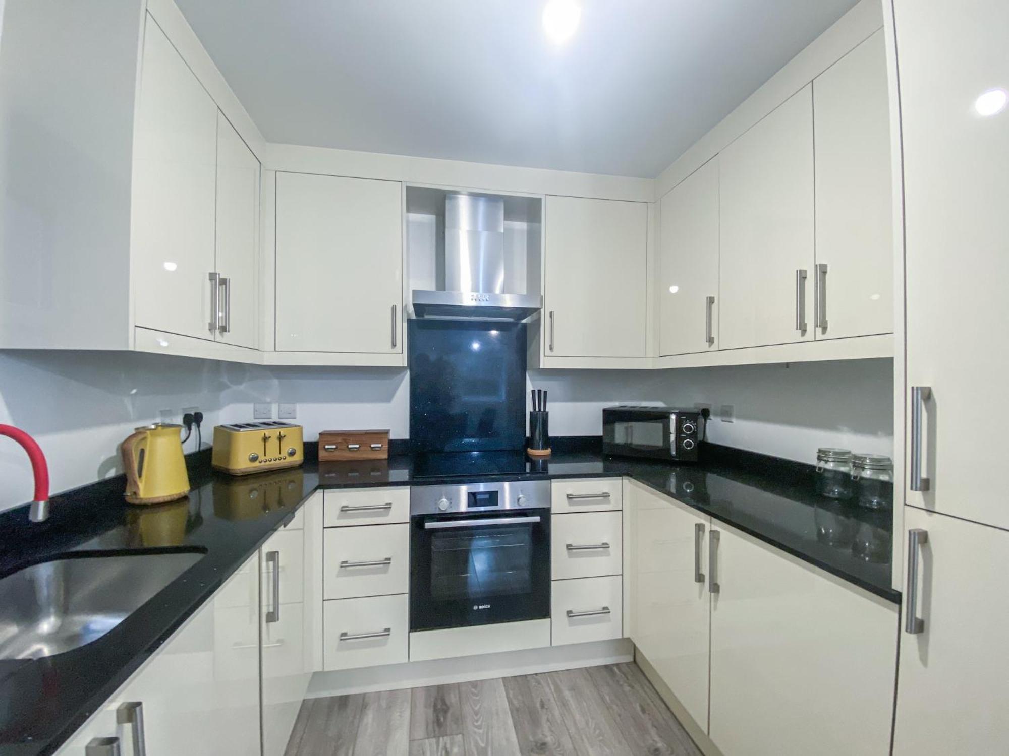 2 Bedroom City Centre Apartment In High Wycombe With Parking Luaran gambar